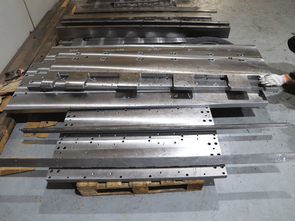 龍(long)門銑床(chuang)加工